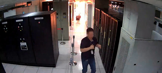   国家情報資源管理院の電算室で火災が発生した当時の防犯カメラの映像［写真 金城会（キム・ソンフェ）共に民主党議員室提供動画 キャプチャー］