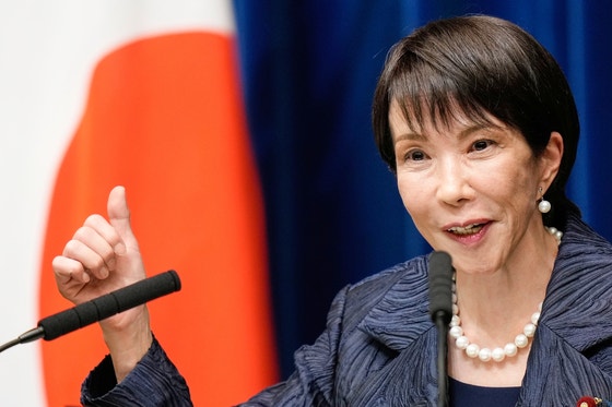 21日、東京の首相官邸で記者会見をする高市早苗首相 ［AP＝聯合ニュース］