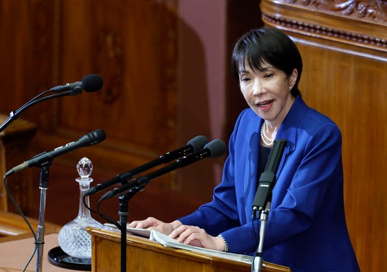 24日、臨時国会で就任後初めて演説をした高市早苗首相 ［EPA＝聯合ニュース］