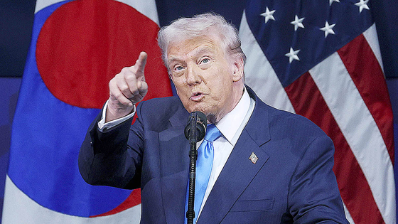 ドナルド・トランプ米大統領が29日、慶尚北道慶州（キョンサンプクト・キョンジュ）の芸術の殿堂で開かれた「2025アジア太平洋経済協力（APEC）CEOサミット」に出席し、首脳特別演説を行っている。キム・ソンリョン記者