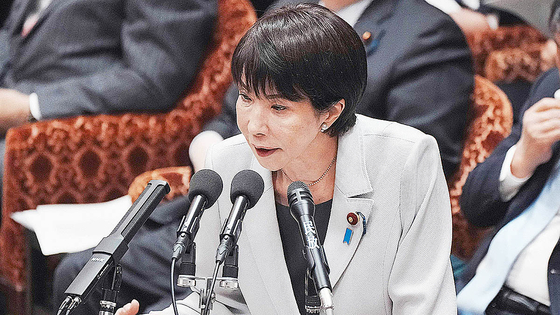 10日に開かれた衆議院予算委員会で議員の質問に答える高市早苗首相 ［AFP＝聯合ニュース］