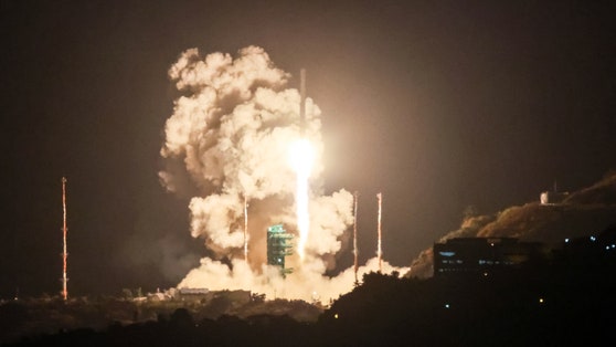 韓国型ロケット「ヌリ」が27日、全羅南道高興郡（コフングン）羅老（ナロ）宇宙センターから打ち上げられた。 キム・ギョンロク記者