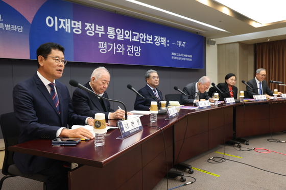 3日午前、ソウル中区（チュング）の韓国プレスセンターで「李在明（イ・ジェミョン）政府の統一・外交・安保政策：評価と展望」をテーマに、南北関係の元老による特別座談会が開かれた。ニュース1