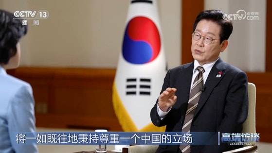 李在明（イ・ジェミョン）大統領が中国を国賓訪問する。民生外交を強調する李大統領がいかなる成果を出すかに関心が集まる。歴代韓国大統領のうち最初の中国訪問を年初にするのは李大統領が初めてだ。写真は昨年11月1日の慶州（キョンジュ）での韓中首脳会談。 ［写真 李在明大統領 SNS］
