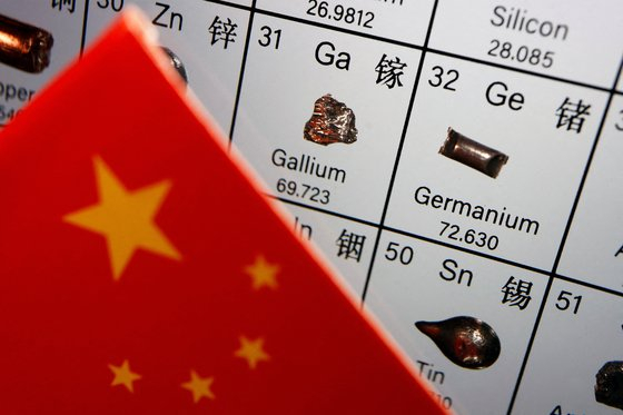 昨年上半期の中国の輸出統制関連の行政処分決定は79件で、前年同期比で71．7％増えた。中国は世界レアアースの70％を生産している。 ［REUTERS＝聯合ニュース］