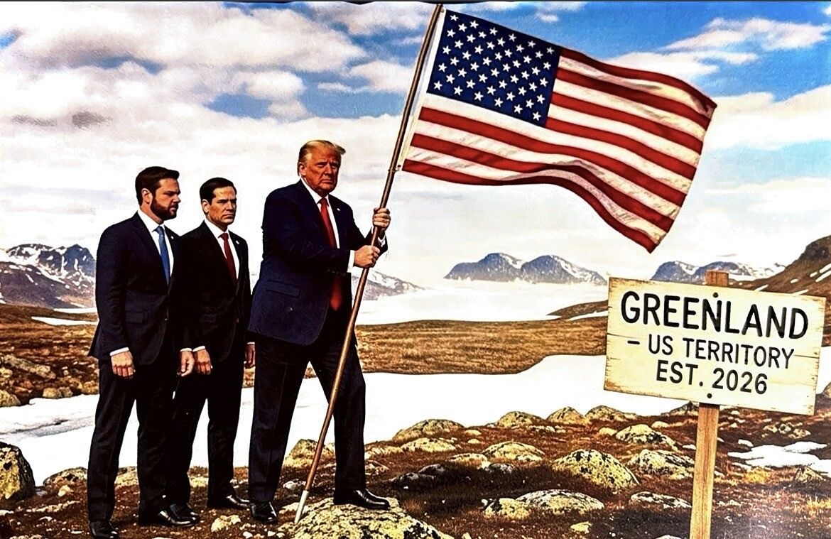 米国のドナルド・トランプ大統領が20日（現地時間）、SNSに投稿した画像。トランプ氏がグリーンランドで巨大な星条旗を手に立っている姿を合成したものだ。標識には「グリーンランド－米国領 EST．2026」と記されており、今年中にグリーンランドを米国領にするという意志を強調したものと解釈される。 ［写真 トゥルース・ソーシャル キャプチャー］