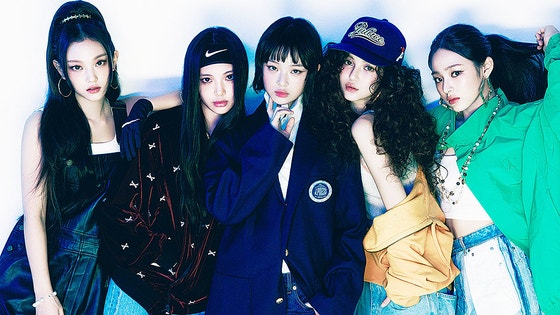 NewJeans（ニュージーンズ）。［写真 ADOR（アドア）］