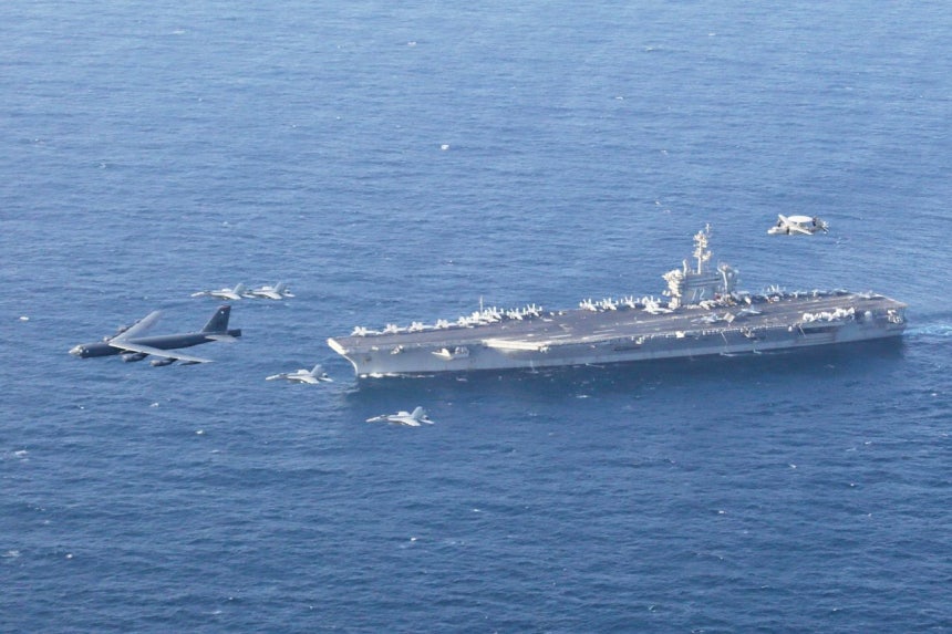 2019年に作戦を遂行中の米空母「エイブラハム・リンカーン」 ［AP＝聯合ニュース］