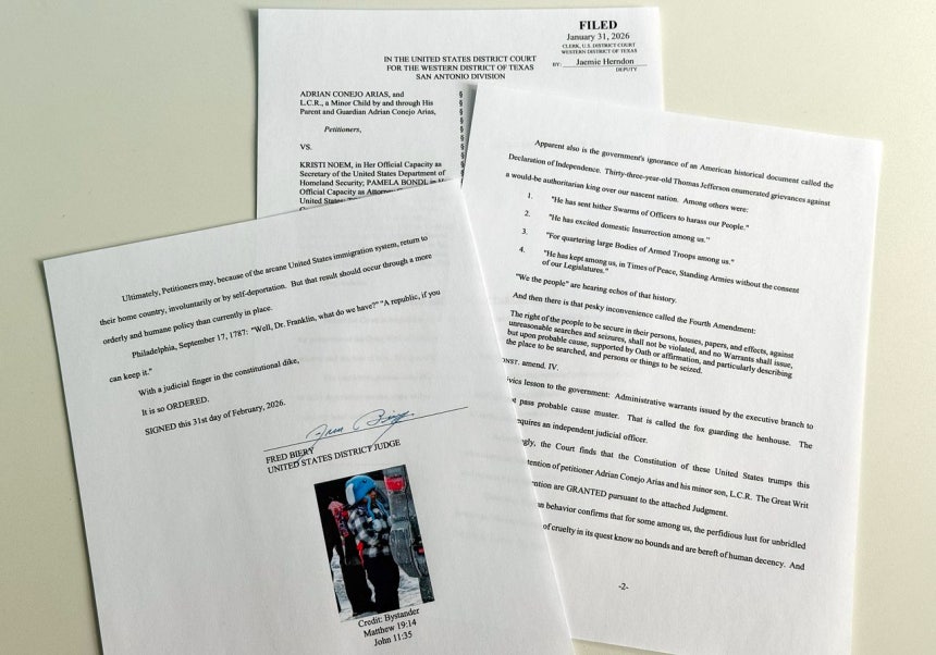   5歳のリアム・コネホ・ラモスくんと父親の拘禁解除を命じる命令書。［AP＝聯合ニュース］
