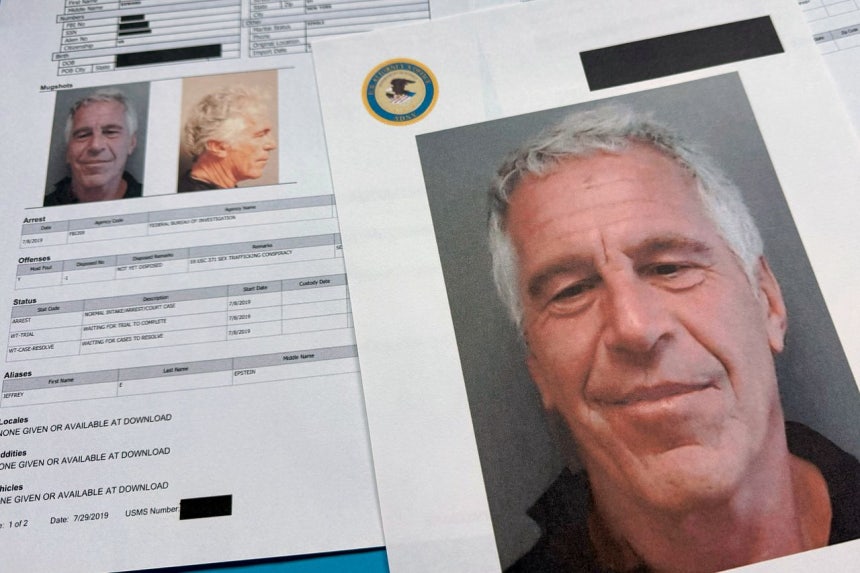 性犯罪者ジェフリー・エプスタインの顔が収められた米国司法省のファイル。AP＝聯合ニュース