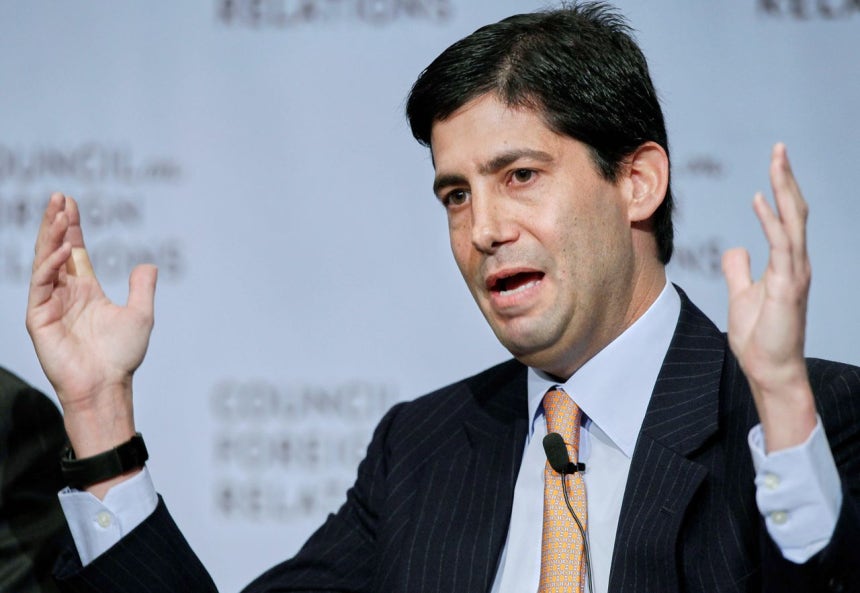 FRB議長に指名されたケビン・ウォーシュ氏が2011年に米外交問題評議会が主催した討論で発言している。［写真 AP＝聯合ニュース］
