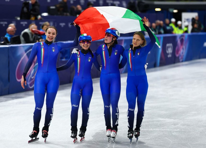 ショートトラック女子3000メートルリレーで銀メダルを獲得したイタリアのアリアンナ・フォンタナ（右端）。［ロイター＝聯合ニュース］
