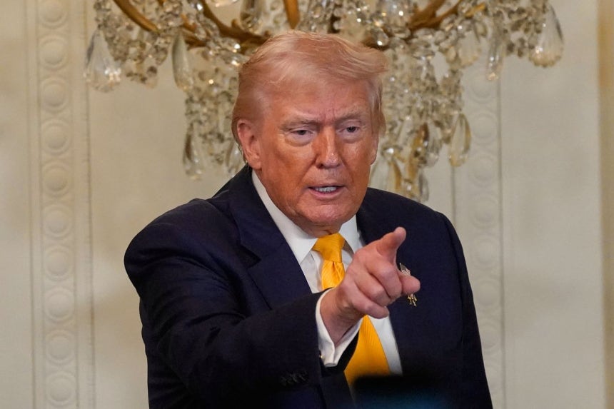 18日（現地時間）、米ホワイトハウスで開かれた「黒人歴史月間」行事で演説するトランプ米大統領 ［AP＝聯合ニュース］