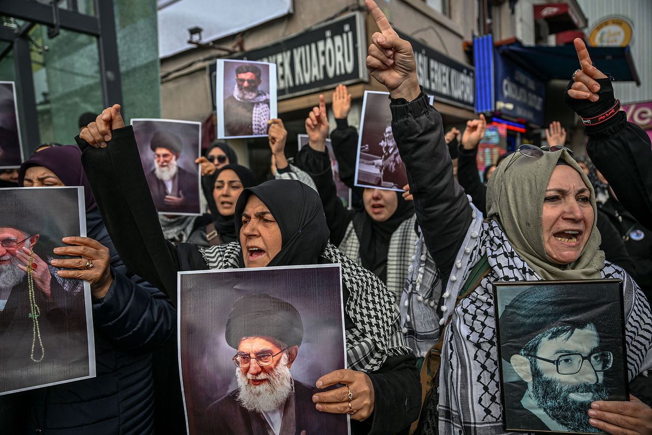   米国とイスラエルのハメネイ師暗殺に抗議するトルコ市民 ［AFP＝聯合ニュース］