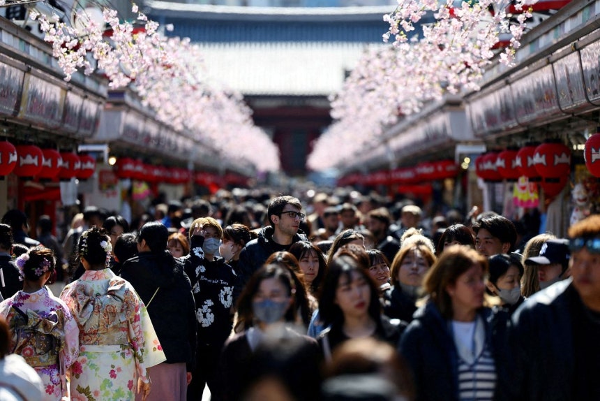 昨年3月、東京・浅草の商店街。［写真 ロイター＝聯合ニュース］