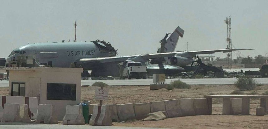 28日（現地時間）、SNSに破壊された米空軍E－3セントリー空中早期警戒管制機（AWACS）の写真が出てきた。真偽はまだ確認されていない。 ［フェイスブック キャプチャー］