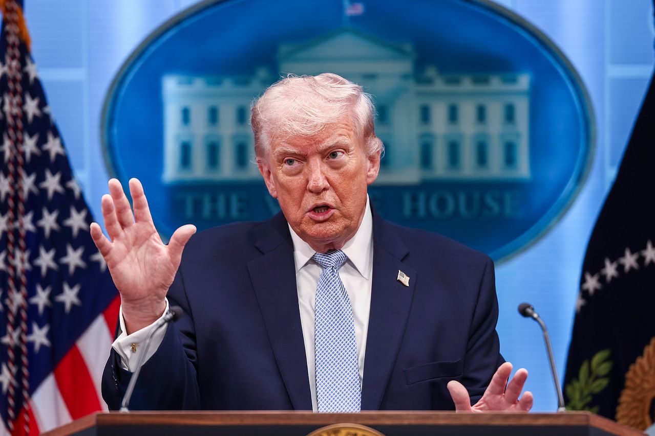 ドナルド・トランプ米国大統領が今月6日（現地時間）、ホワイトハウスのブリーフィングルームで記者会見を行っている。［EPA＝聯合ニュース］