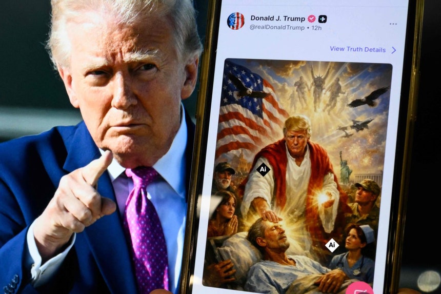 トランプ米大統領と、トランプ大統領がSNSに載せた人工知能（AI）生成イメージを合成した写真。トランプ大統領がイエス・キリストに描写されている。 ［ロイター＝聯合ニュース］