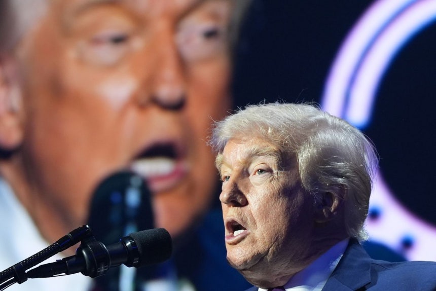 17日（現地時間）、ドナルド・トランプ米国大統領が保守団体「ターニング・ポイントUSA」のイベントで演説している。［AP＝聯合ニュース］