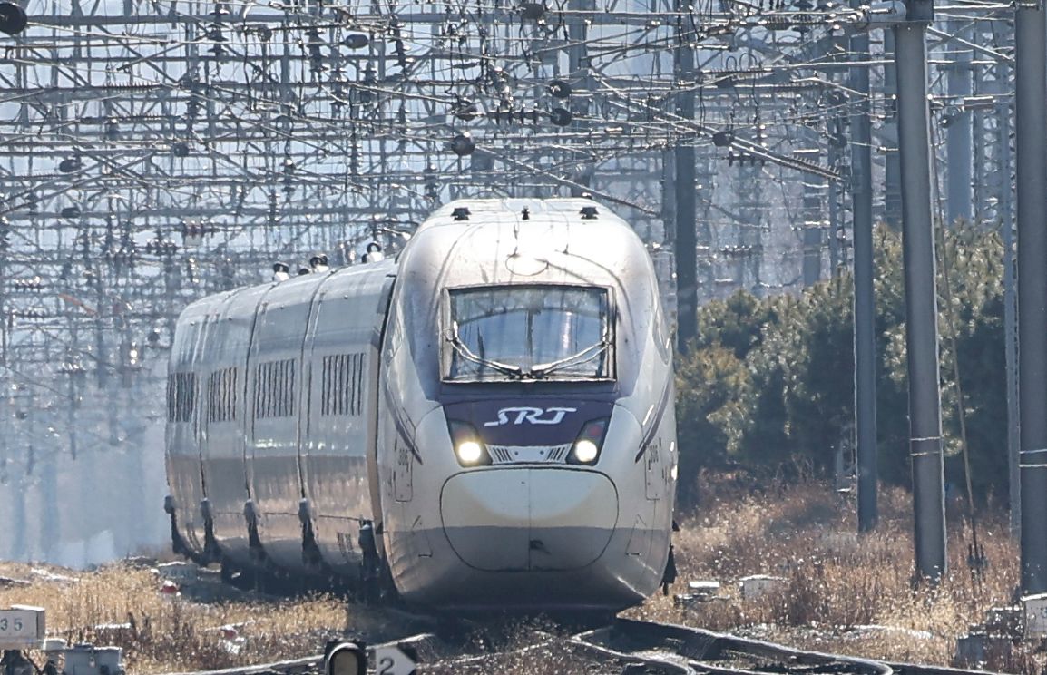 ソウル駅に進入中のSRT列車