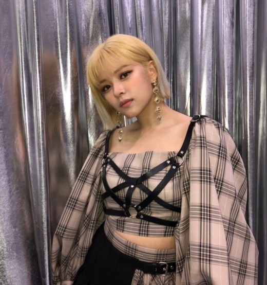 ステロイド副作用で体重が増えたTWICEジョンヨン ［写真 sns］