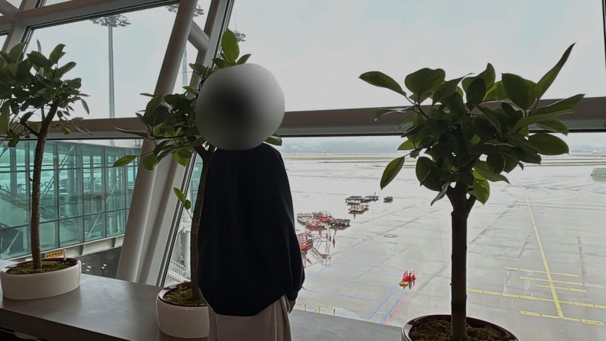 中央アフリカ出身の女性マリアムさん（仮名）は「空港では歩くか飛行機の離着陸を眺めることしかできることがない」と話した。クァク・ジュヨン記者