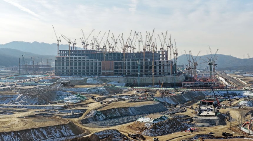 1月、京畿道の竜仁半導体クラスター一般産業団地で工事が進んでいる。［写真 聯合ニュース］