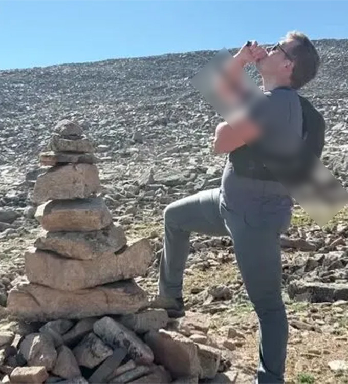   登山中、ストックが体を貫通する重傷を負った米国人男性。［写真 米KTMF］