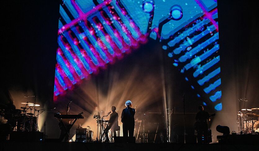 1日に開かれた仁川（インチョン）ペンタポート・ロックフェスティバルで公演するマッシヴ・アタック。［写真 仁川ペンタポート・ロックフェスティバル］