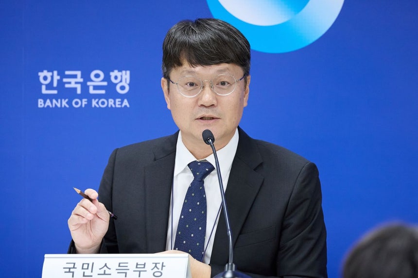 韓国銀行のユ・ソンウク金融統計部長が4日に韓国銀行で開かれた2026年7月の国際収支説明会で発言している。［写真 韓国銀行］