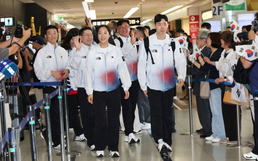 2026愛知・名古屋アジア競技大会の韓国選手団が17日、中部国際空港で太極旗を持たずに日本に入国している。［聯合ニュース］