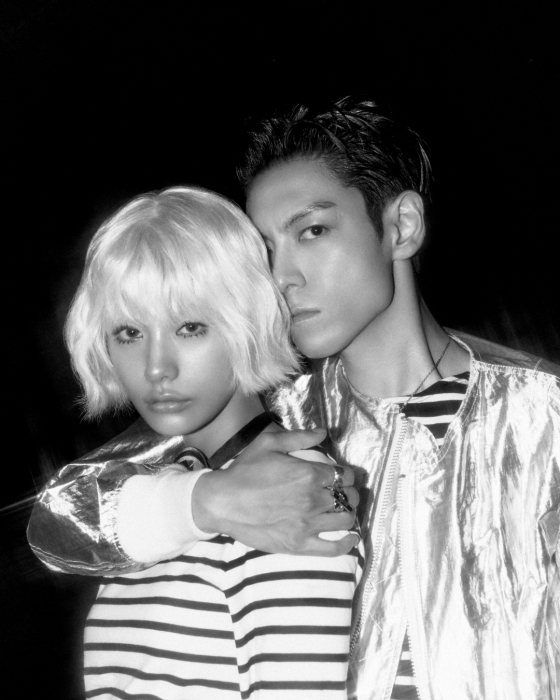 BIGBANG（ビッグバン）出身のT．O．P（右）と女優ナナ。［SNS キャプチャー］