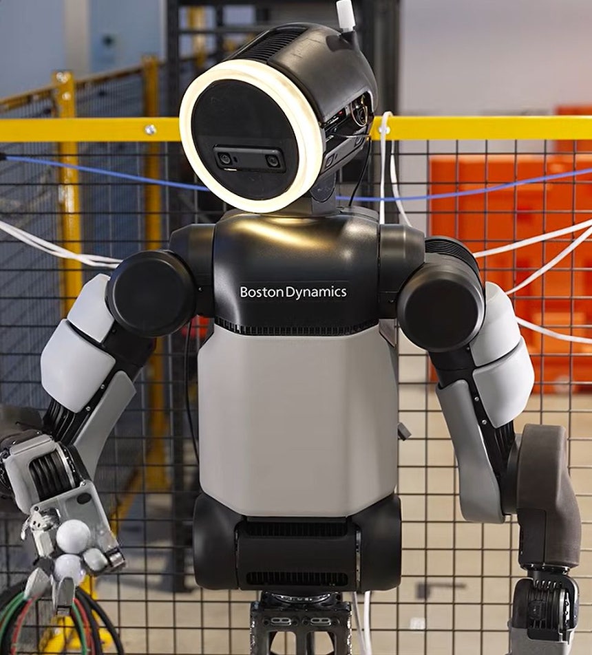現代自動車グループのボストン・ダイナミクスが1日、ユーチューブとブログを通じて新しいロボットアームを搭載したアトラスが多様な操作を遂行する動画を公開した。［写真 ボストン・ダイナミクス］