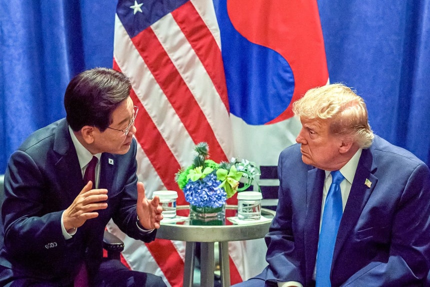 先月22日（現地時間）、米ニューヨークで開かれた国連総会に出席し、首脳会談を行った李在明大統領とトランプ大統領 ［聯合ニュース］