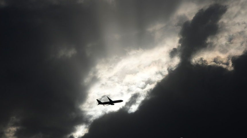 サウジアラビアの領空を飛行する旅客機。記事の内容とは無関係。［AP＝聯合ニュース］