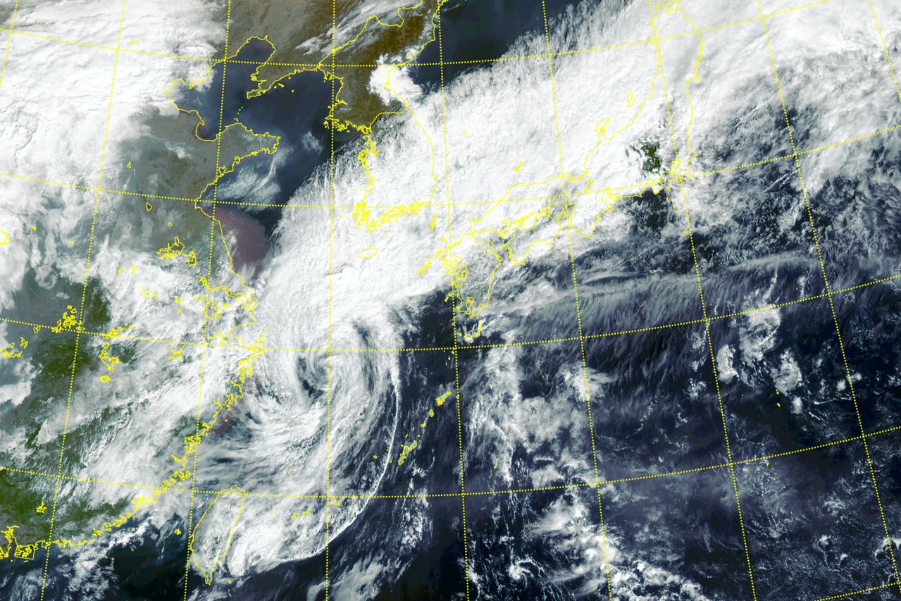 気象衛星「千里眼2A号」が捉えた台風「チャンパー」の衛星画像。［韓国気象庁］