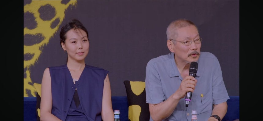ロカルノ国際映画祭に招待されたホン・サンス監督と女優キム・ミニ。［ロカルノ国際映画祭公式ユーチューブ キャプチャー］