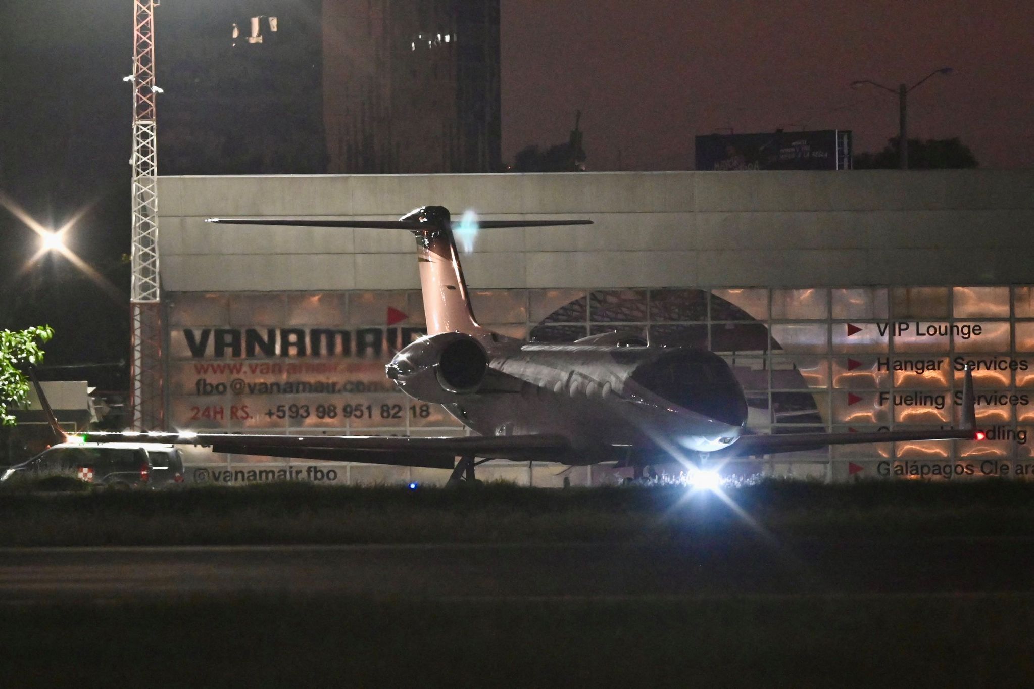   ブラジル大統領選で敗北したフラビオ・ボルソナロ氏が搭乗したとみられる航空機。AFP＝聯合ニュース