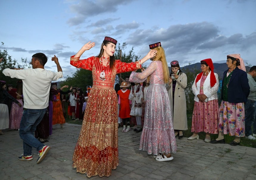 新疆ウイグル自治区の住民たち。新疆地域には約1200万人のテュルク諸語（トルコ語系の言語）の使用者が居住しており、そのうち最大の集団はウイグル族だ。［写真 新華社通信］