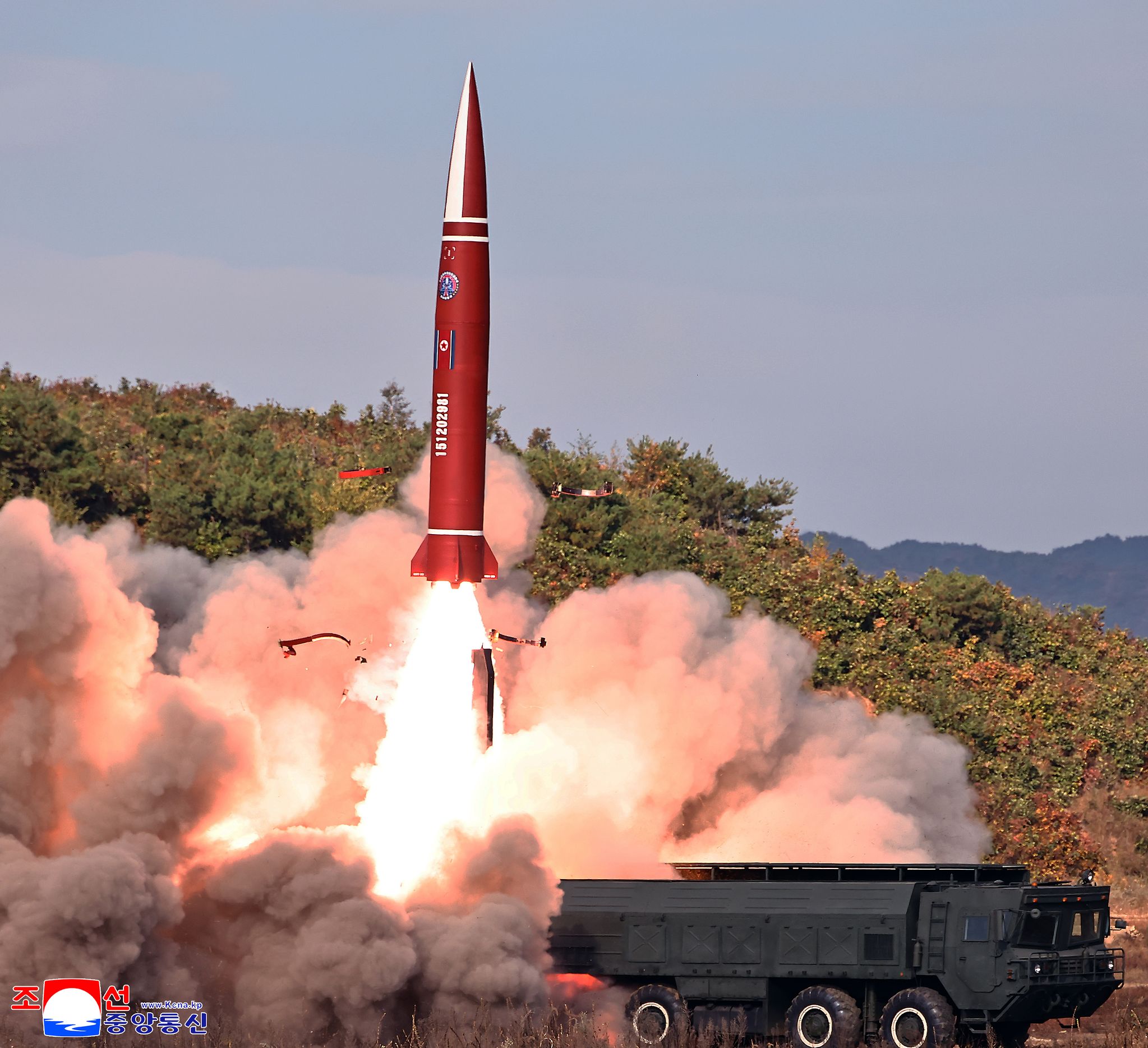 北朝鮮が今月12日、戦術弾道ミサイルの試験発射を実施したと明らかにした。［写真 朝鮮中央通信＝聯合ニュース］
