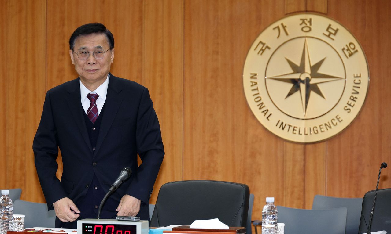 李鍾奭（イ・ジョンソク）国家情報院長が29日午前、国家情報院庁舎で開かれた国会情報委員会による国政監査に出席している。［国会写真記者団］